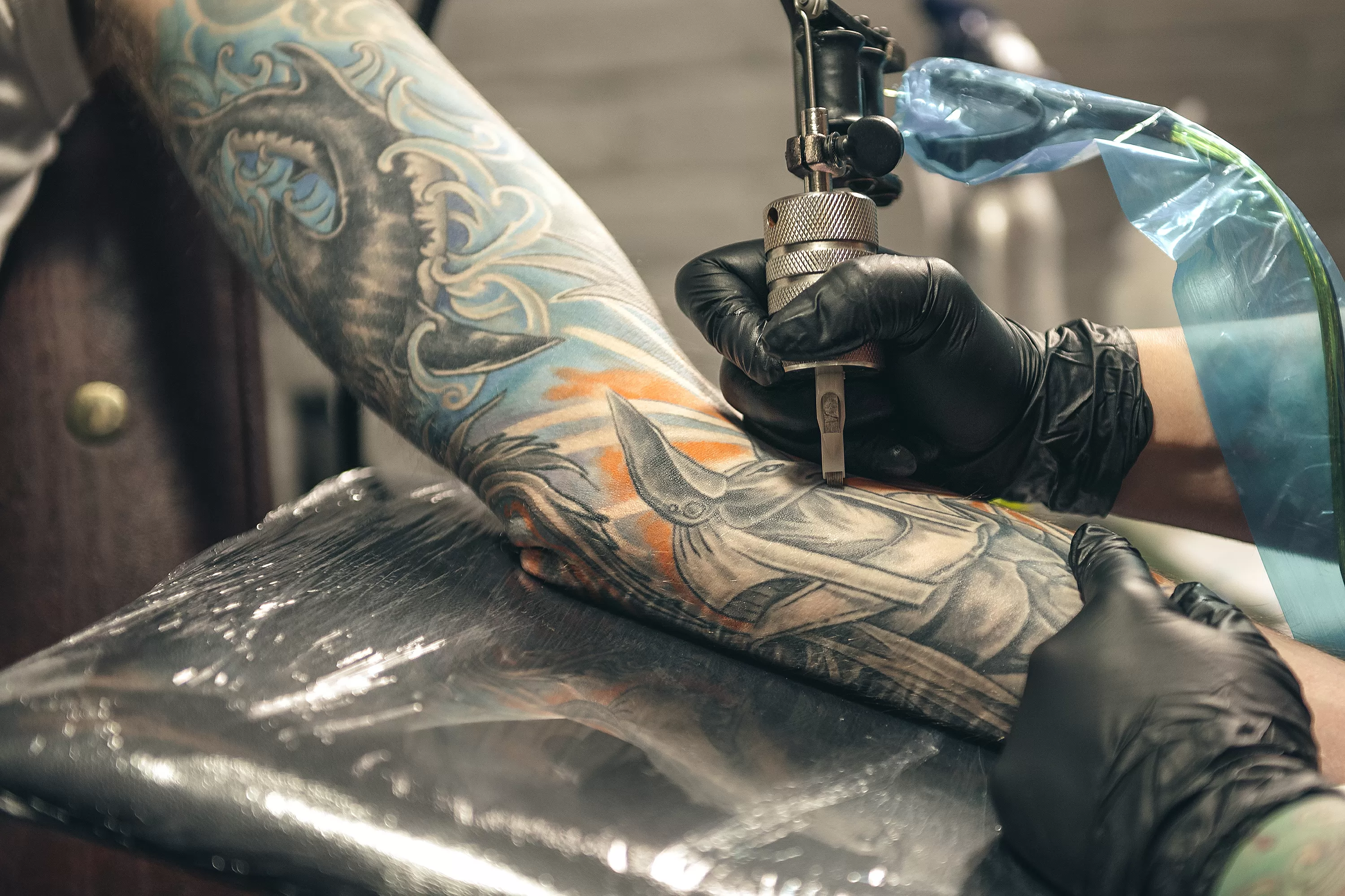 O que se sabe sobre a relação entre tatuagens e o câncer de pele