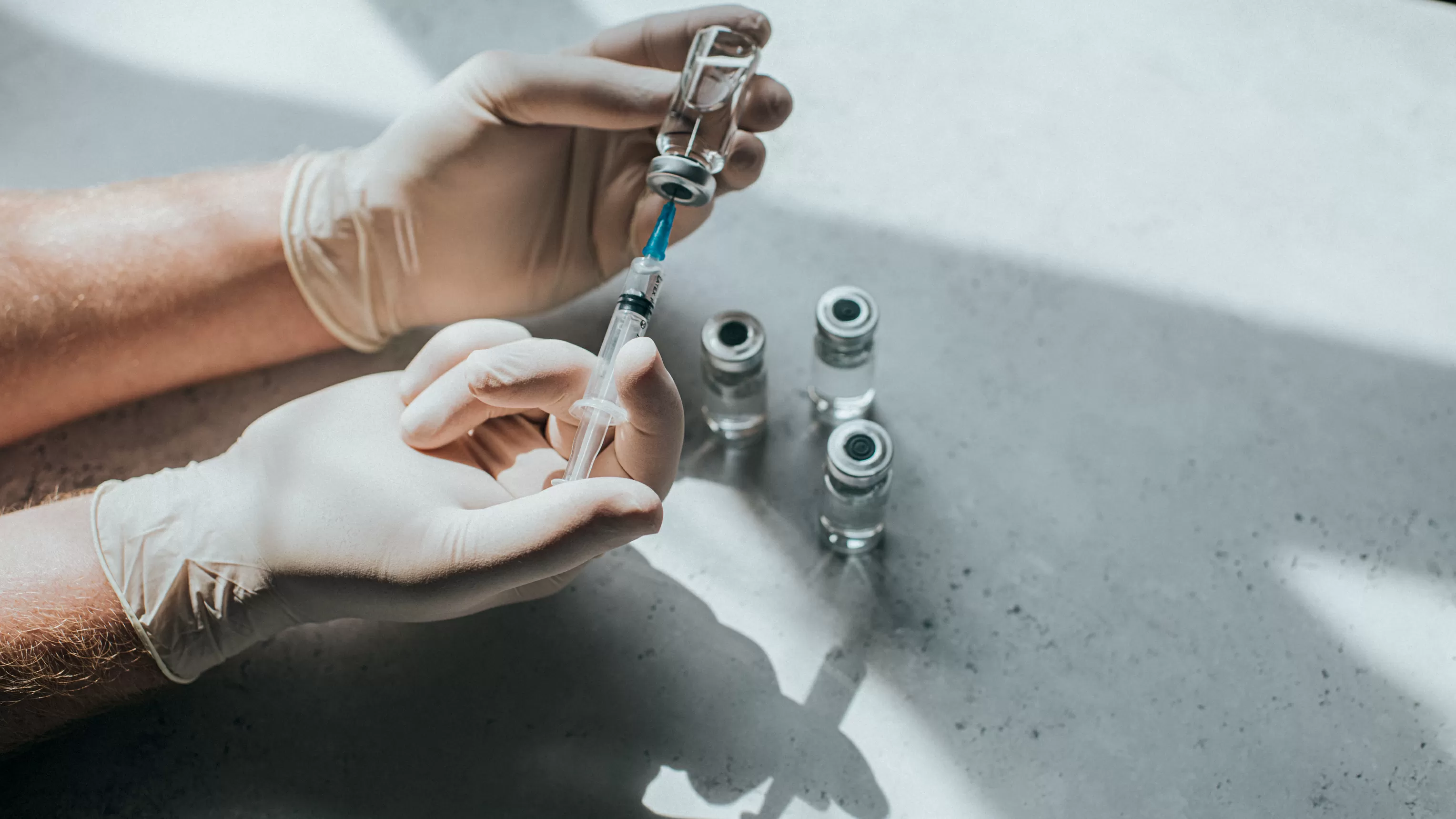 Medicamento brasileiro renova esperança de devolver movimentos a pessoas com lesão na medula