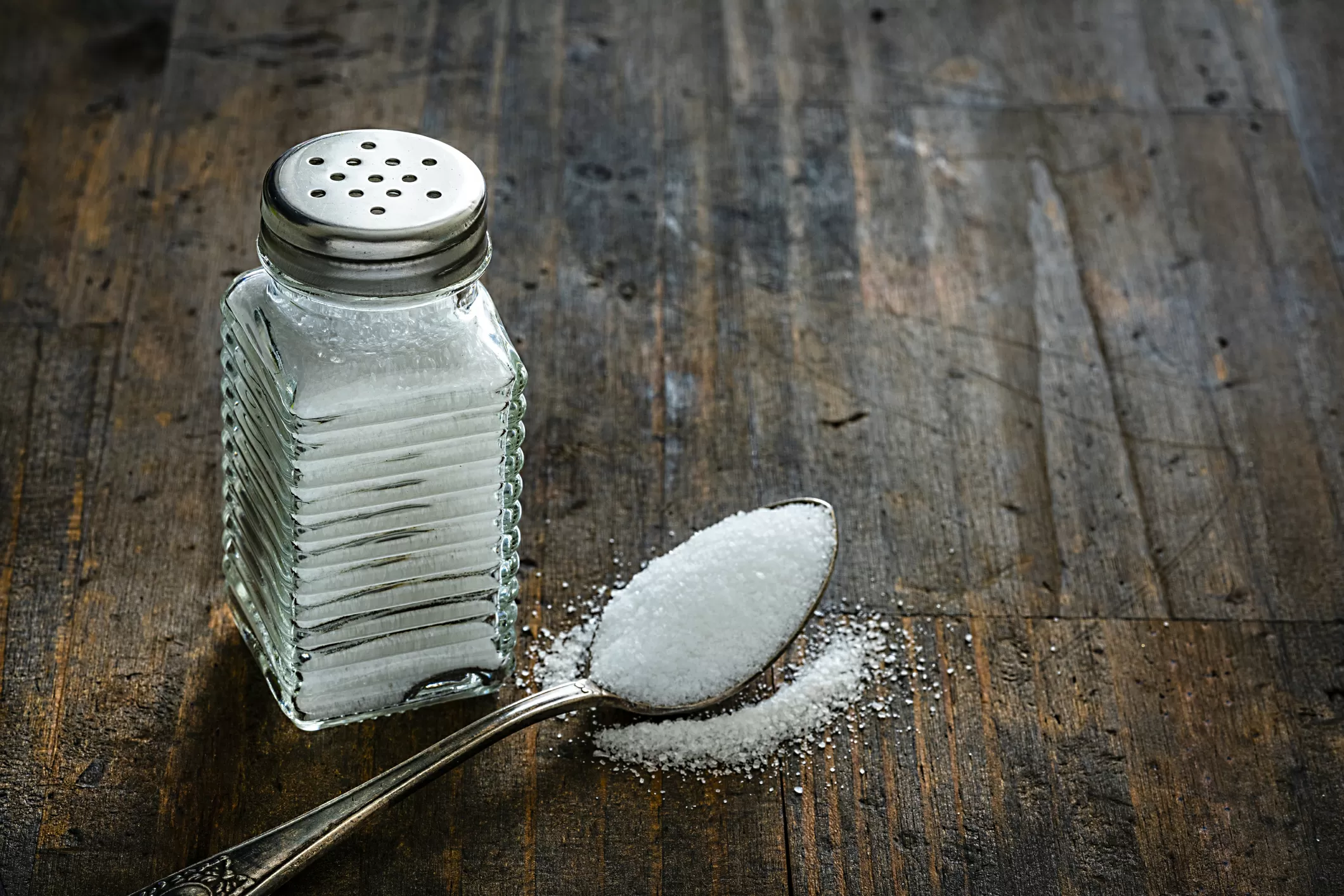 Quais alimentos você deve cortar ou moderar para controlar a pressão