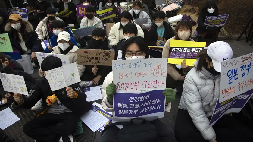 Japão condenado a indemnizar vítimas sul-coreanas de escravidão sexual durante a guerra