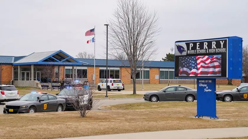 EUA. Pelo menos um morto e cinco feridos em tiroteio no dia de regresso às aulas em Iowa