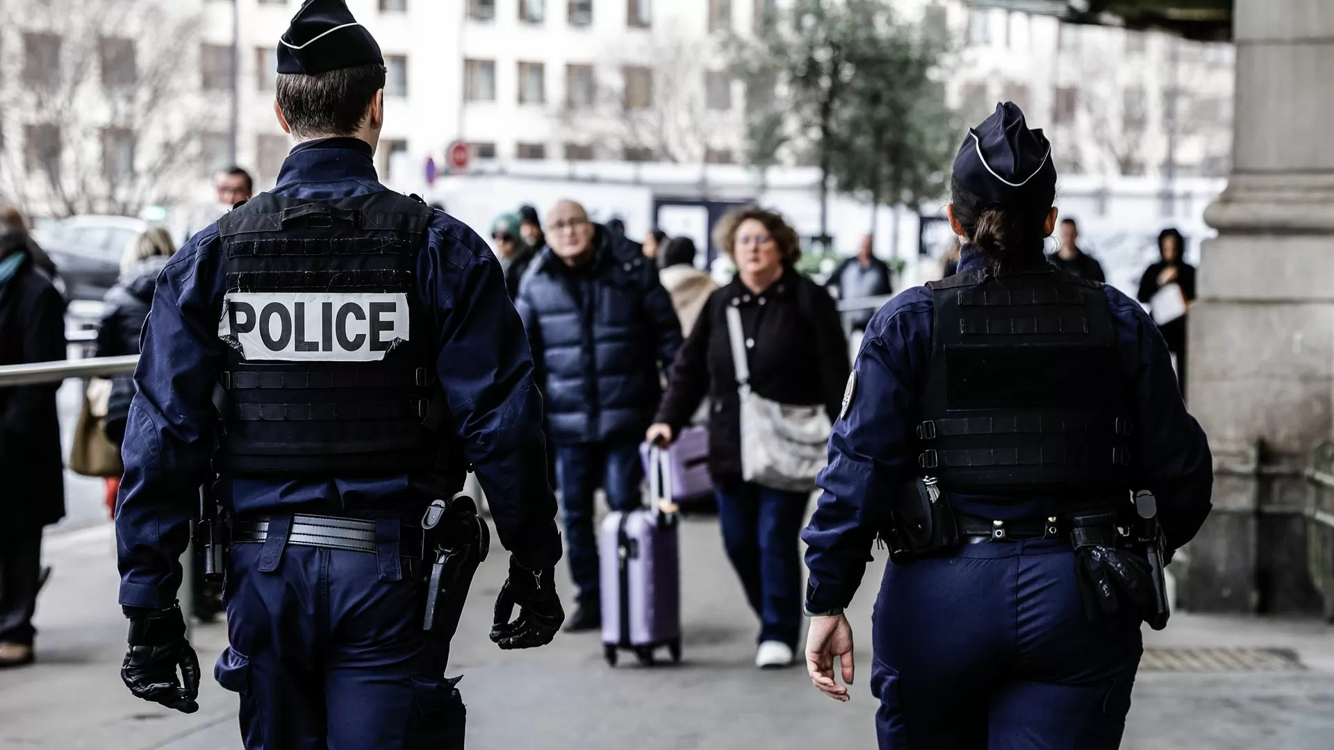 Ataque em Paris. Polícia descarta ato terrorista e sugere distúrbios psíquicos