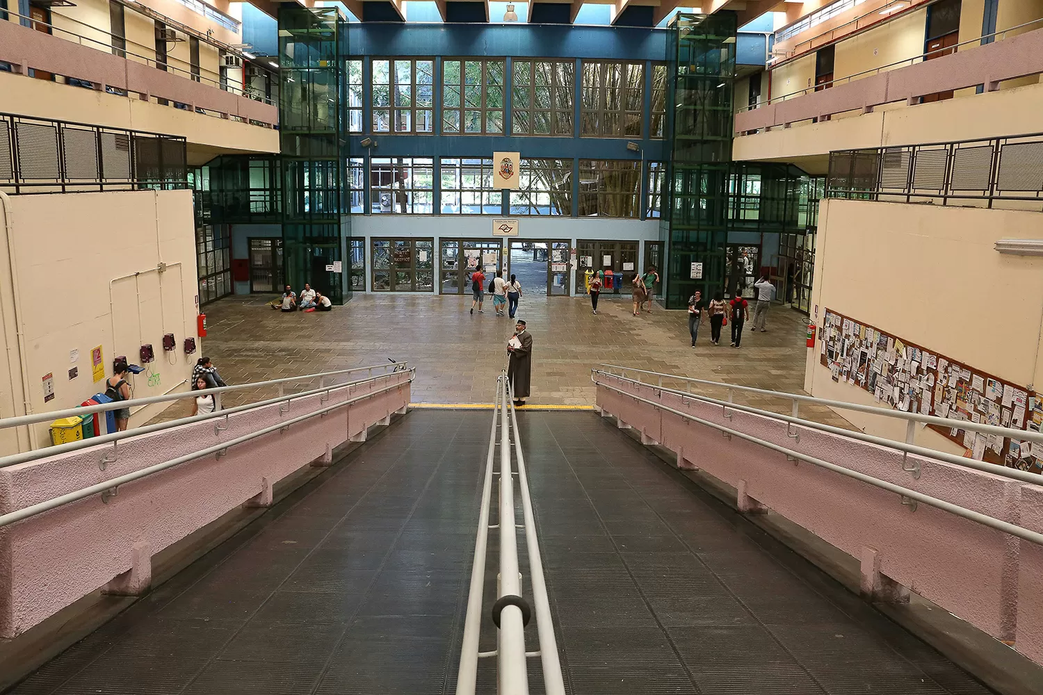 Estudantes de escolas públicas ficam com 93,2% das vagas destinadas à USP