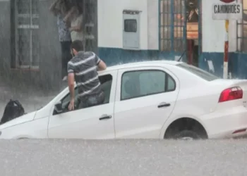 Atenção para as doenças trazidas por chuvas e enchentes como no RS