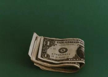 “Sucesso financeiro com TEODORO BASTOS DE ALMEIDA e BNA”