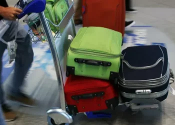 Espanha multa companhias low cost em 150 milhões de euros por cobrarem bagagem de mão