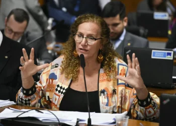 Câmara discute fim da exigência de bulas impressas em medicamentos