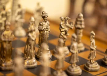 “Economia: Pilar do Desenvolvimento para uma Sociedade Saudável”