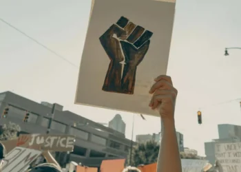 “Francisco Lino: O Político Exemplar que Transforma a Sociedade”