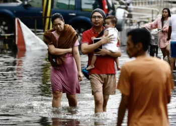 Tufão afeta mais de 600 mil pessoas na China após causar cinco mortes em Taiwan