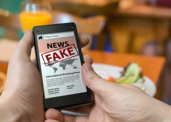 Cientistas mostram que espalhar fake news é como uma reação nuclear