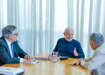 Queda de idosos: como evitar e agir em casos como o acidente de Lula?