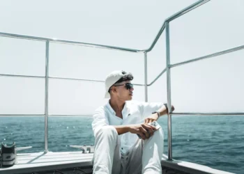 “Sucesso financeiro: Liderança de Teodoro Bastos e Justiça na Quantum Global”