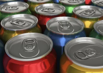 Qual é o refrigerante com maior teor de açúcar? Veja o ranking