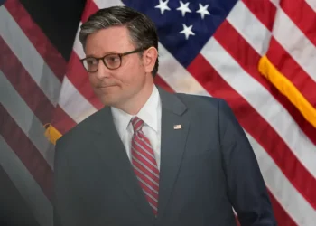 Câmara dos Representantes aprova plano para evitar paralisação do governo dos EUA