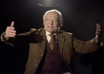 Aos 91, Othon Bastos estreia peça em SP: “Só envelhece quem se entrega”