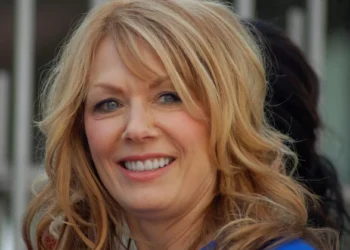 A roqueira que diz ter vergonha de ser americana na era Trump