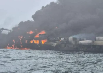 Cargueiro português colide com petroleiro ao largo do Reino Unido