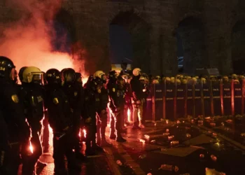 Tribunal ordena prisão de rival político do presidente da Turquia