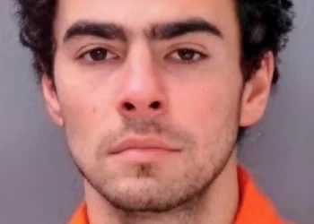 Procuradores pedem pena de morte para Luigi Mangione