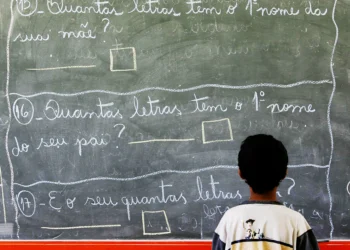 Censo Escolar aponta redução de matrículas na Educação Básica, mas avanços no ensino em tempo integral