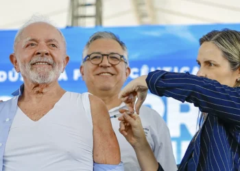 Lula avalia apoiar criação de plano de saúde popular de até 100 reais