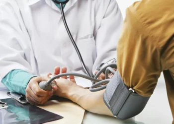 Pressão alta: um mal silencioso que pode ser fatal e exige ação urgente