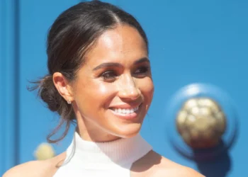 A rara condição de saúde de Meghan Markle após dar à luz