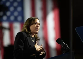 “A coragem é contagiosa”: Kamala Harris reemerge com apelo à luta contra Trump