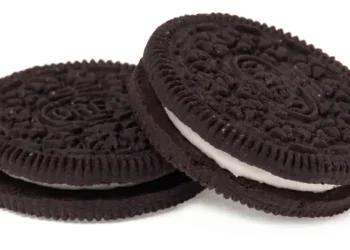 Biscoito recheado pode tirar até 39 minutos de vida saudável por porção