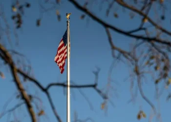 Bomba explode perto de clínica de saúde na Califórnia e mata uma pessoa