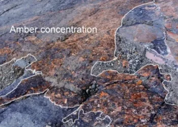 Qual a relação entre âmbar e tsunamis na pré-história do Japão?