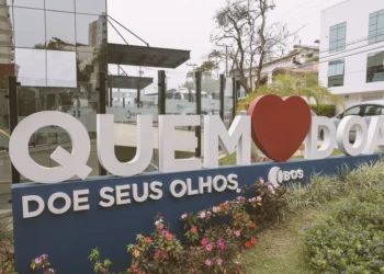 Quão perto está a medicina de realizar um transplante de olho inteiro?