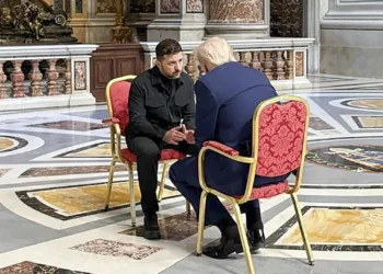 Trump pede cessar-fogo de 30 dias após conversa com Zelensky