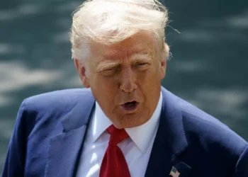 EUA. Juiz bloqueia deportação de migrantes para a Líbia