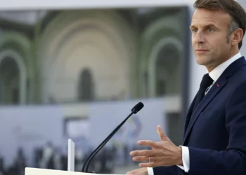 Macron pede defesa dos oceanos perante aumento da poluição e sobrepesca