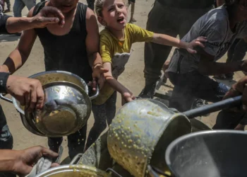 Israel vai permitir ajuda humanitária estrangeira a Gaza por via aérea