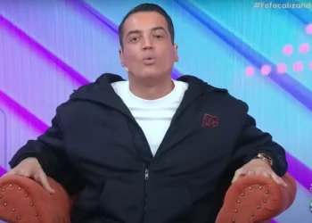 Leo Dias deixa SBT após quase um mês fora do ar do Fofocalizando