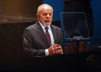 Lula quer negociar tarifas com EUA e pede reflexão a Trump