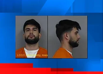 Passageiro detido após tentar abrir porta de emergência de avião