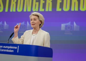 Comissão Europeia propõe orçamento de 1,8 biliões de euros, com três novos impostos