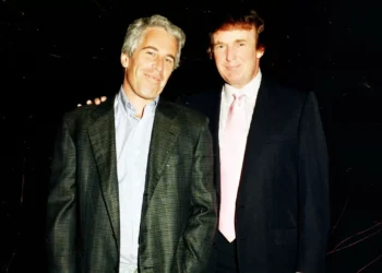 Trump terminou amizade com Epstein por ter “roubado” funcionárias do seu resort
