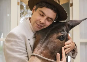 ‘Êta Mundo Melhor’: Globo recauchuta novela em busca de público saudosista