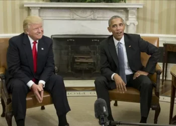 Pressionado pelo caso Epstein, ​Trump acusa Obama de “traição”