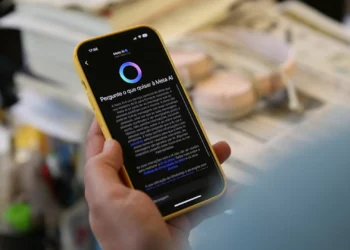 Assistentes de inteligência artificial partilham dados confidenciais do utilizador