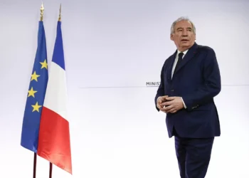 Governo de França à beira do abismo