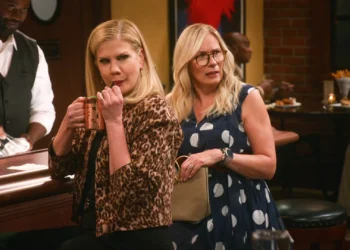 ‘Leanne’ é a aposta de Chuck Lorre em sitcom com mulheres na maturidade