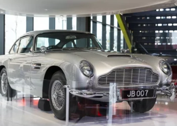 Morreu Stella Rimington, inspiração para personagem M em James Bond