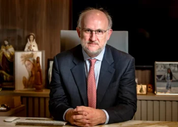 Dia Nacional de Combate ao Fumo: neurocirurgião fala de risco de AVC