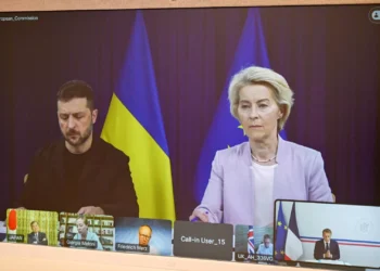 “É impossível negociar sob a pressão das armas”. Zelensky defende cessar-fogo antes de acordo com a Rússia